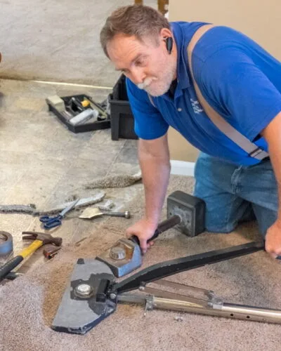 Carpet stretching and repair service